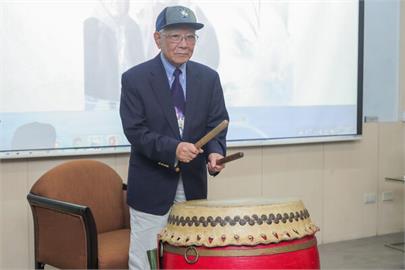 詩人鄭愁予驚傳辭世　享耆壽91歲