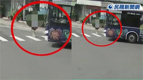 幫兒助選途中遇死劫！周勝考前妻「遭公車撞輾亡」驚悚監視器畫面曝光