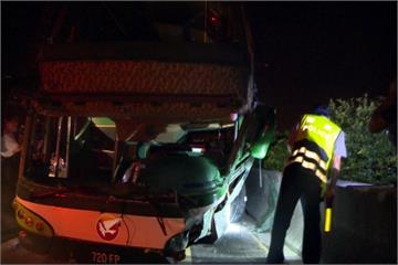 阿羅哈為閃車撞護欄 死傷名單看這裡