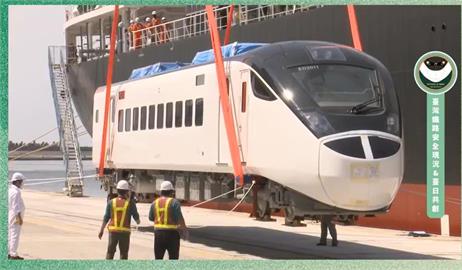 快新聞／台鐵「EMU3000型城際列車」今抵花蓮港　年底前投入東部幹線疏運