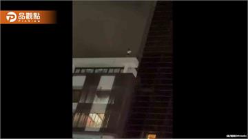 又是「最衰星巴克」！台中勤美有白衣女站頂樓