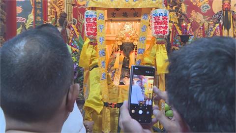 雙財神高雄合體! 武德宮開基天官武財神駕到 信徒擠爆意誠堂