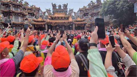 白沙屯媽進香爆亂象！愛心餐盒「一口都沒吃」遭丟路邊…信眾痛心：別糟蹋