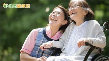 抱持善解、增進共識 專家分享如何陪失智長輩好好生活