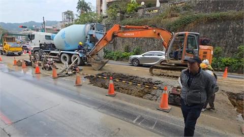 有水了！基隆麥金路破管搶修完成　預估下午3時前全面正常供水