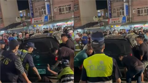 轎車擋千歲王爺路！東港人霸氣「徒手搬離」網：可以來高雄搬樹嗎