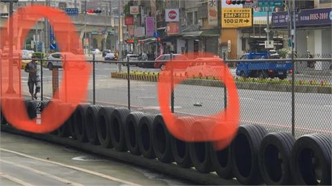 新北汐止馬路上有遙控車　民眾驚呆po網