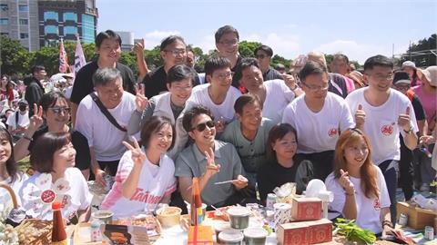 辣椒醬+雞蛋糕!洋流引爆新吃法 何欣純下戰帖