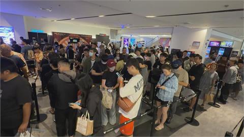 高雄出太陽KTV電影院爆滿　台南有風無雨百貨湧人潮