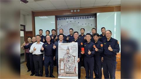 卯兔星君神像竊案偵破!台南市表揚警方贈畫「神還原」