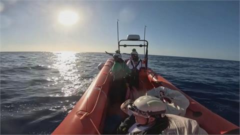 僅15人能穿上救生衣　鐵殼船翻覆僅4人生還