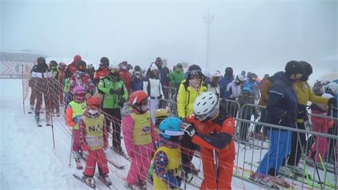 波士尼亞滑雪場擠爆！ 防疫嚴格遊客蜂湧