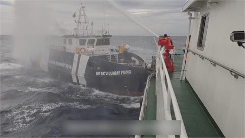 南海新衝突！ 中國海警船水砲攻擊 惡意衝撞菲國公務船