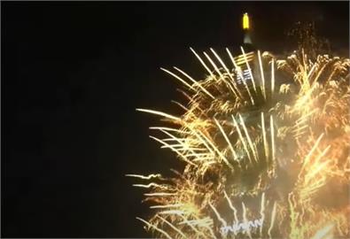 哈囉2025！　台北101史上最長煙火秀+光雕動漫