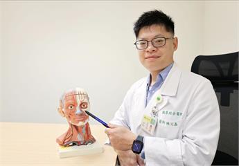 一張臉「大痛小痛交替」不停   小心比三叉神經痛還難纏的「它」