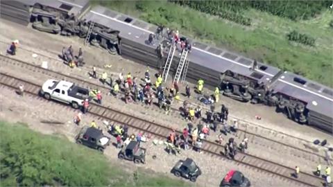 美鐵列車撞車出軌 至少3死50傷