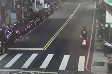 夾娃娃機店補貨背包不見　以車追人48歲男順手牽羊涉竊