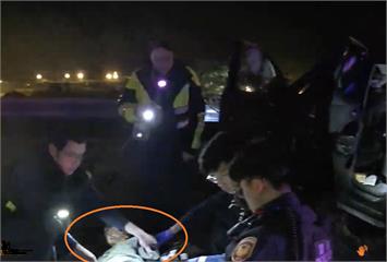 賊星該敗　未開大燈上路遇警攔查涉毒駕男栽了