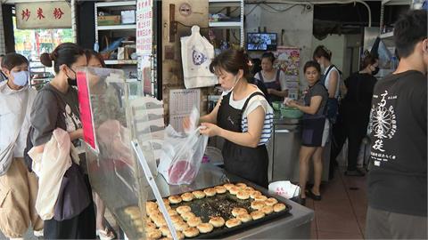 萬華30年蟹殼黃老店撐不住！　五月起開發票調漲2元