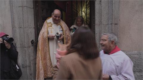 西班牙聖安東尼瞻禮日　各種寵物齊聚教堂祈福
