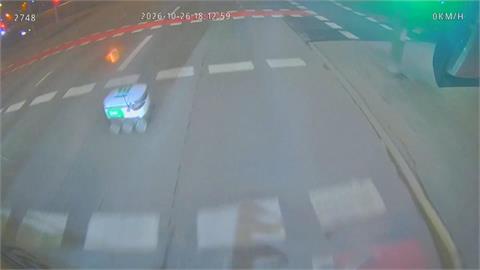 愛沙尼亞離奇交通事故！　快遞機器人撞公車9乘客傷