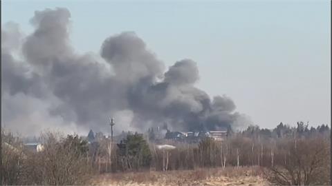 俄空襲飛機維修廠　烏「防空導彈」攔截仍炸爛建築