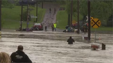 美國水深火熱！東部暴雨釀災　明尼蘇達、亞利桑那森林大火