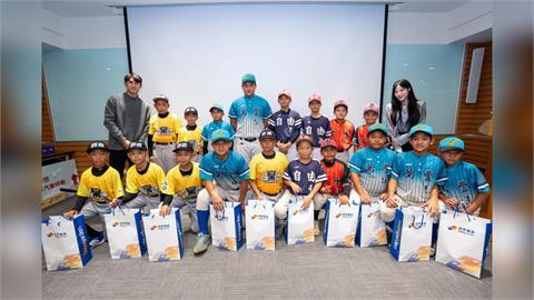 棒球／球芽基金中部年度頒獎典禮  中職球陳文杰、啦啦隊女神Mingo勉勵孩子追夢