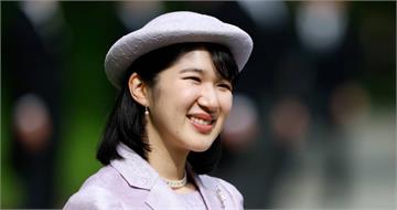 愛子公主笑容全開！185公分銀行員陪遊　真實關係曝光