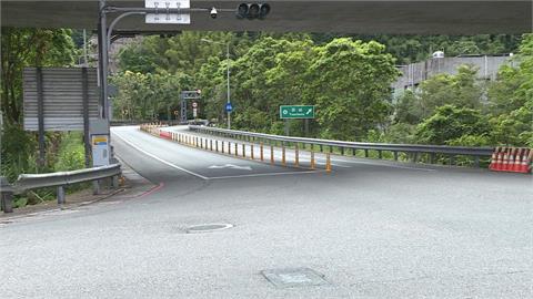 扯！駕照用雞腿換的？　國5坪林路段匝道驚見9車逆向
