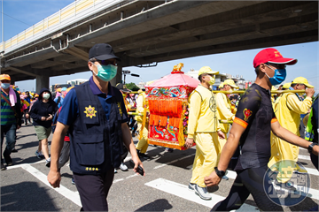 網友舉證質疑白沙屯媽祖「粉紅超跑」路線內定　朝天宮董座上火線解釋