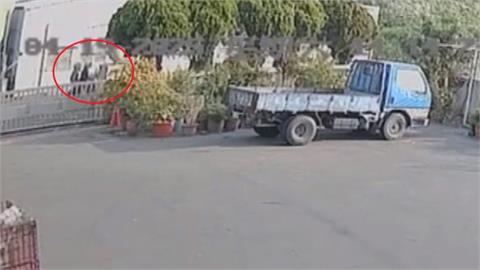 阿姨騎車載外甥女自撞電桿　1死1重傷