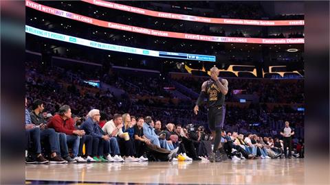 NBA(影)／雷霆連4場橫掃晉級西區決賽！詹皇打完在湖人生涯最後一戰？