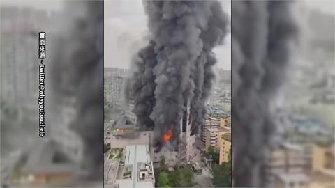 四川百貨大樓大火 烈焰狂燒整棟16人罹難