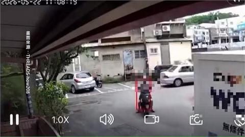 無妄之災！　苗栗物流車「禮讓來車」　「追殺式倒車」７８歲騎士遭殃