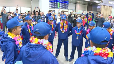 U12冠軍「台灣隊」返台　小將：大哥哥拿冠軍　我們也要