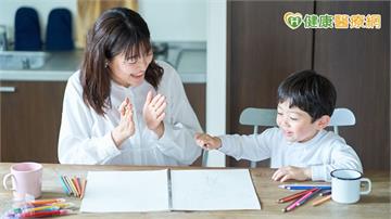 稱讚小孩別只說真棒！面對壓力成長環境　專家教如何練好孩子的心理韌性
