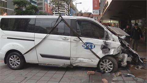 快新聞／暴衝直撞銀行！三立採訪車駕駛稱「恍神」釀禍　北市勞檢處要查出勤紀錄