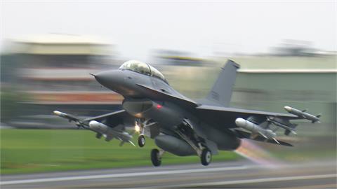 站F-16V機翼拍婚紗不妥？　建議要有明確規範！張延廷這樣說