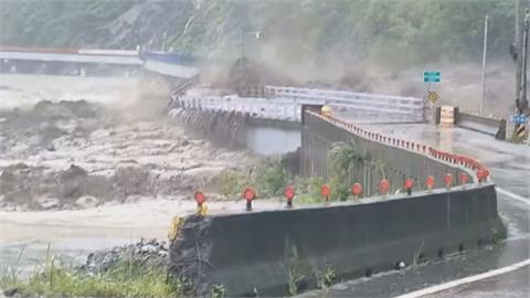豪雨溪漲橋斷路毀 「明霸克露橋」重建考驗