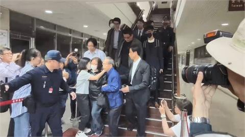 快新聞／涉幽靈連署案黃呂錦茹、曾繁川當庭釋放　其餘2人收押禁見