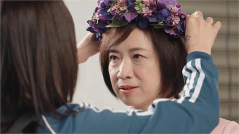 快新聞／母雞帶小雞！何欣純合體32戰將「短影齊發」台中隊拚全壘打