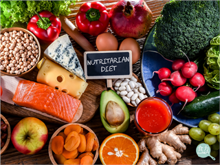 優先攝取原型食物、減少超加工食品！美國69位專家評比「地中海飲食法」連續8年登年度整體最佳飲食