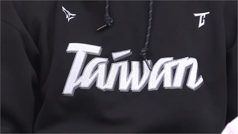 世界冠軍變帶貨王！　「Team　Taiwan黑帽T」預購突破八千件