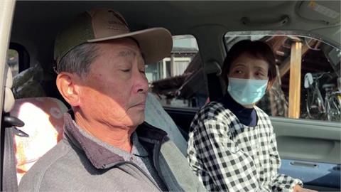 家園被震毀！日本老夫婦睡車上度日　見消防車駛過「必做這件事」超催淚