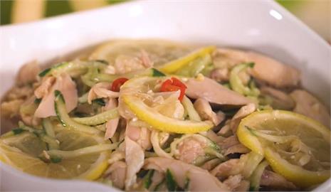 檸檬涼拌手撕雞｜肉嫩多汁怎麼做都好吃