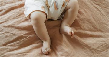 春節悲劇！5個月男嬰遭遺棄桃園教養院門口　生父被逮稱沒錢養