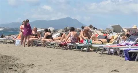 義大利小鎮受夠了！頒布「裸露禁令」　最高重罰15000元台幣