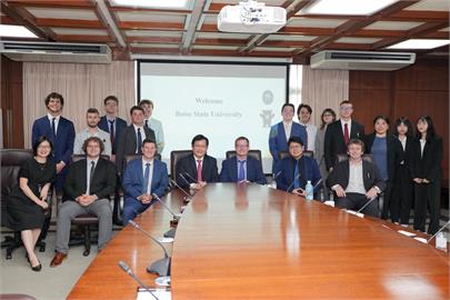 快新聞／林佳龍接見愛達荷州學生訪團　解釋中國「錯誤詮釋」2758決議