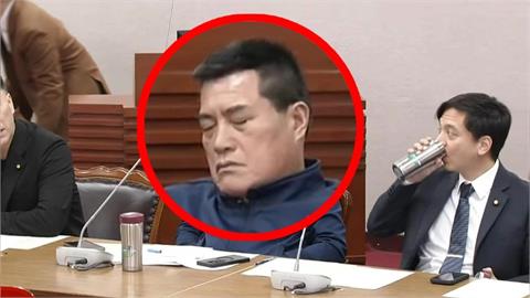 藍委協商軍購「睡翻」挨批...辯稱「選區太大」！他氣炸：那就換人做